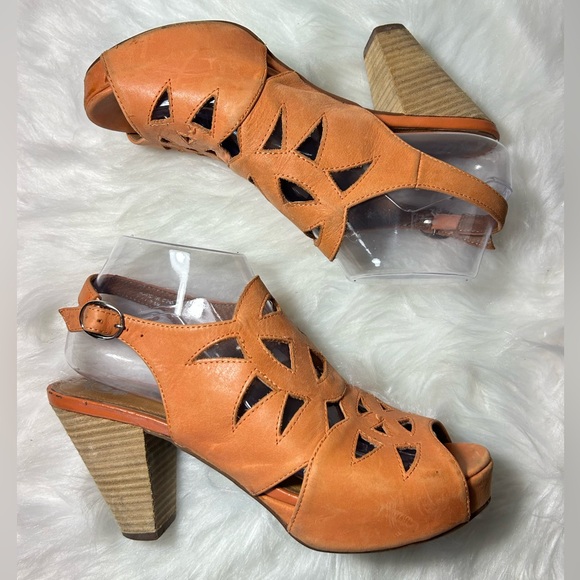 Jeffrey Campbell Church Orange Heels Size 7.5M - Picture 5 of 13